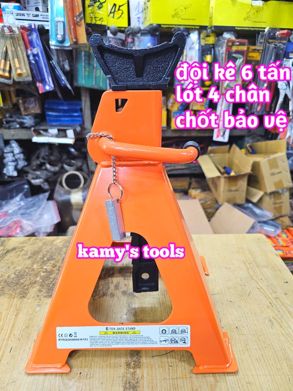 Con đội Kê 6 Tấn (Con Đội Kê 6 Tấn, Chân Kê 6 Tấn)