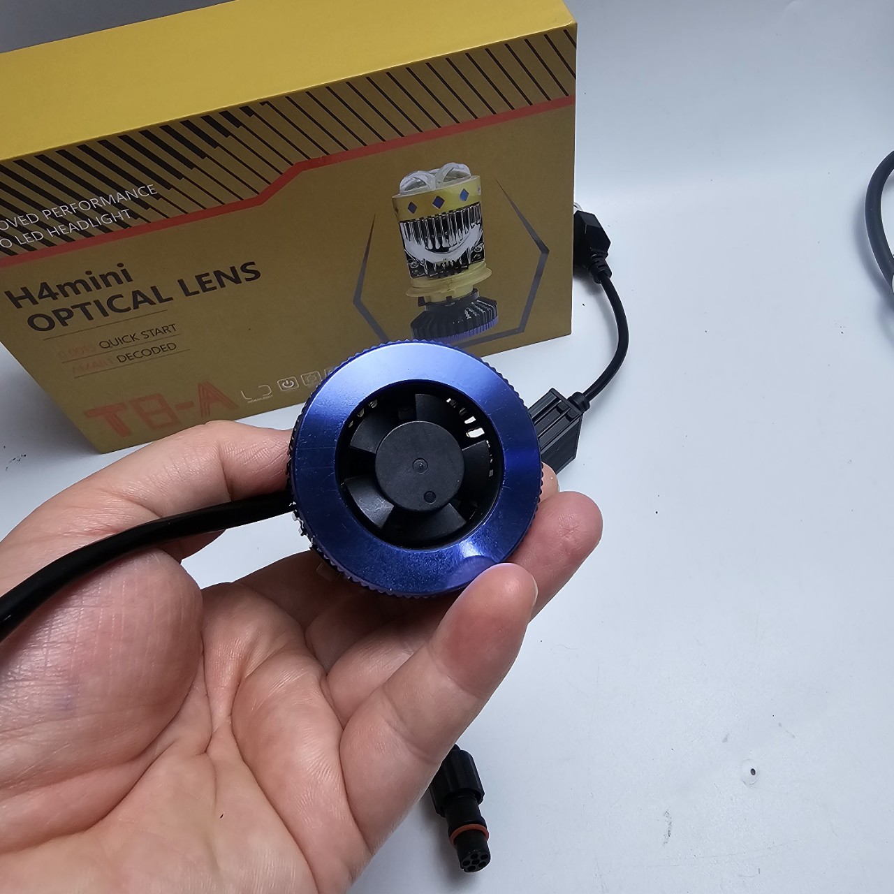 Pha led bi cầu mini T8 MT công suất 85w, có trợ pha mắt ếch Laser chân H4/ Tặng 1 bóng hậu nháy Audi