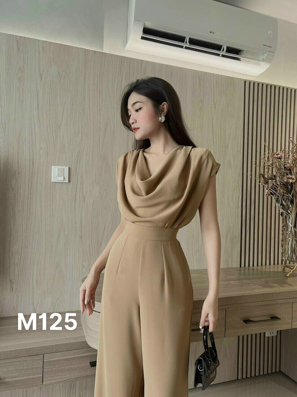 Jumpsuit nữ sát nách vải lụa cổ đổ dáng dài trơn M125