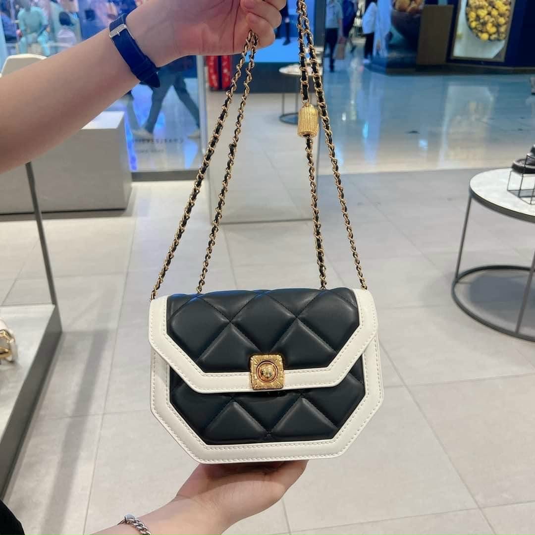 Túi đeo chéo nữ 𝗖𝗞𝟮-𝟮𝟬𝟲𝟳𝟭𝟰𝟬𝟲 Size :20cm*6,5cm*14cm