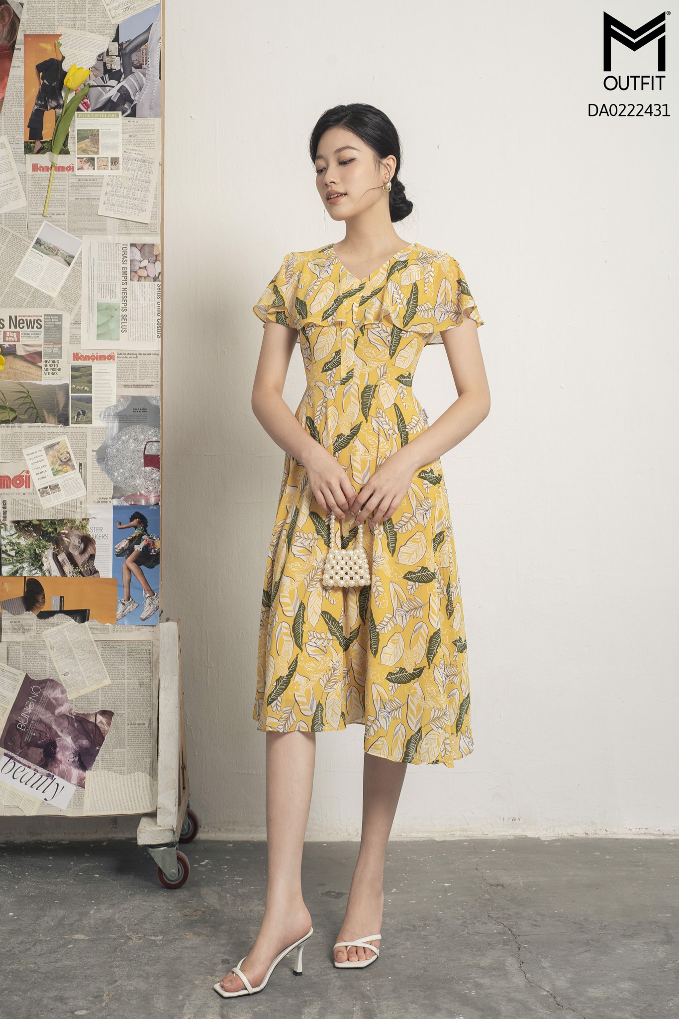 Đầm dáng xòe, cổ tim, tà bong - mmoutfit