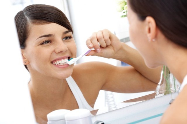 Kem Đánh Răng Sensodyne Fluride Toothpaste (100gx2)