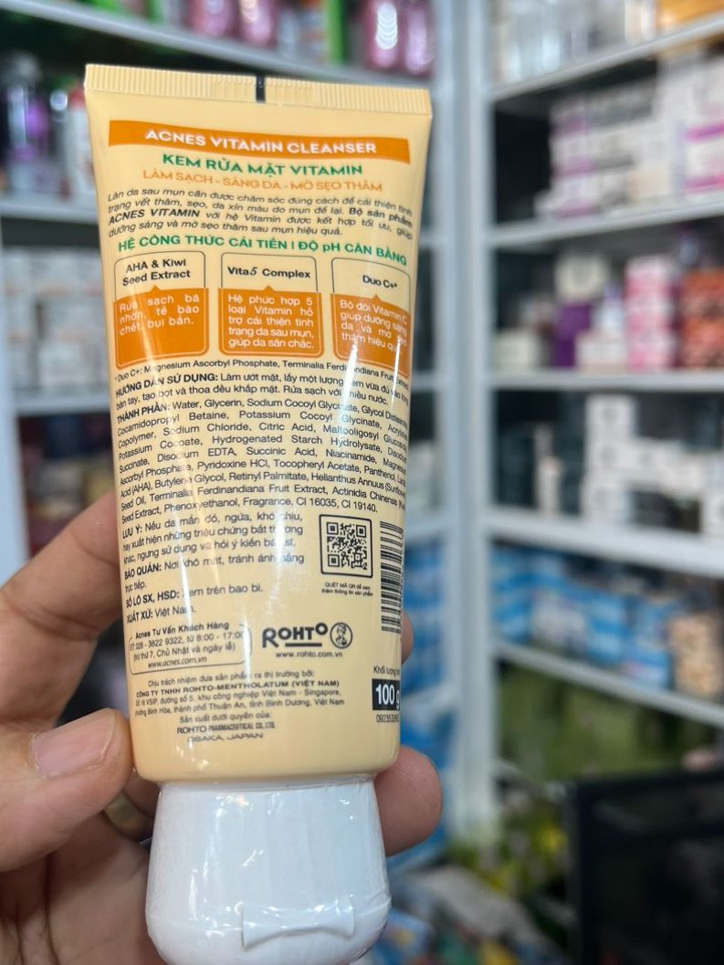 Kem rửa mặt Vitamin Acnes Vitamin Cleanser 100gr