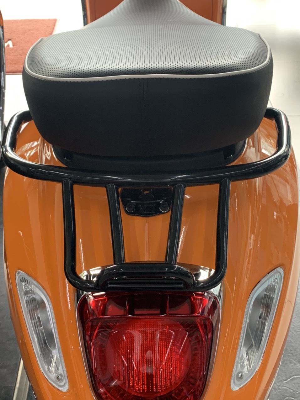 [HCM]Tay dắt sau dành cho xe Vespa