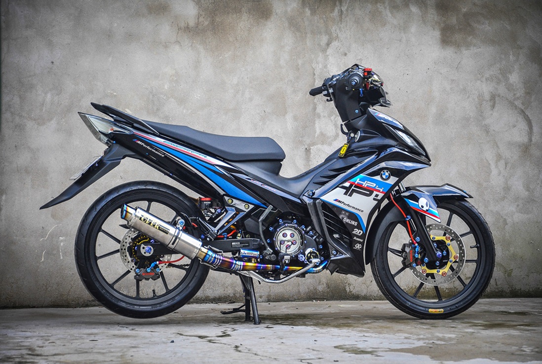 Tem exciter 135 trắng xanh đen hp4
