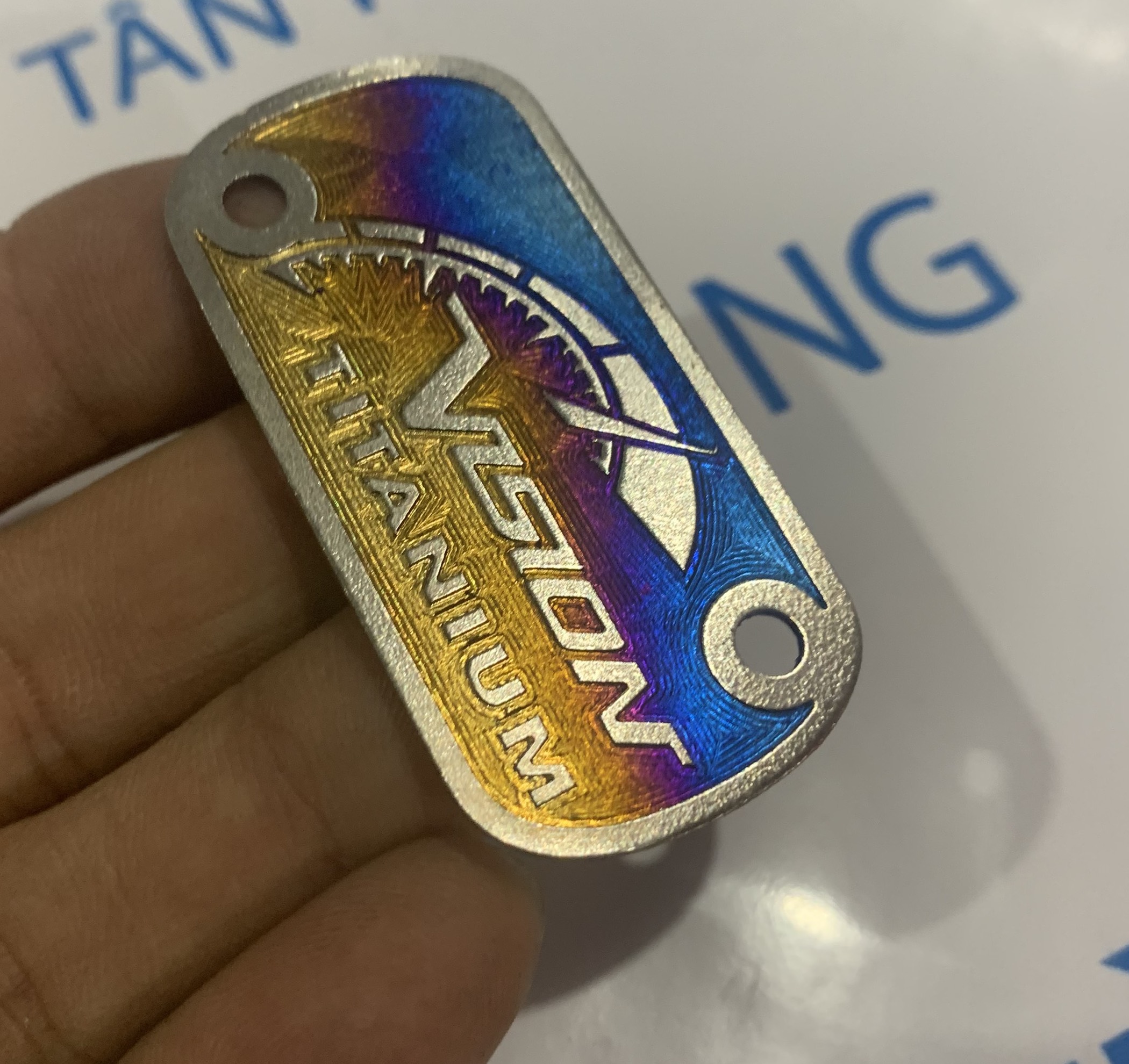 Nắp dầu titan Vison