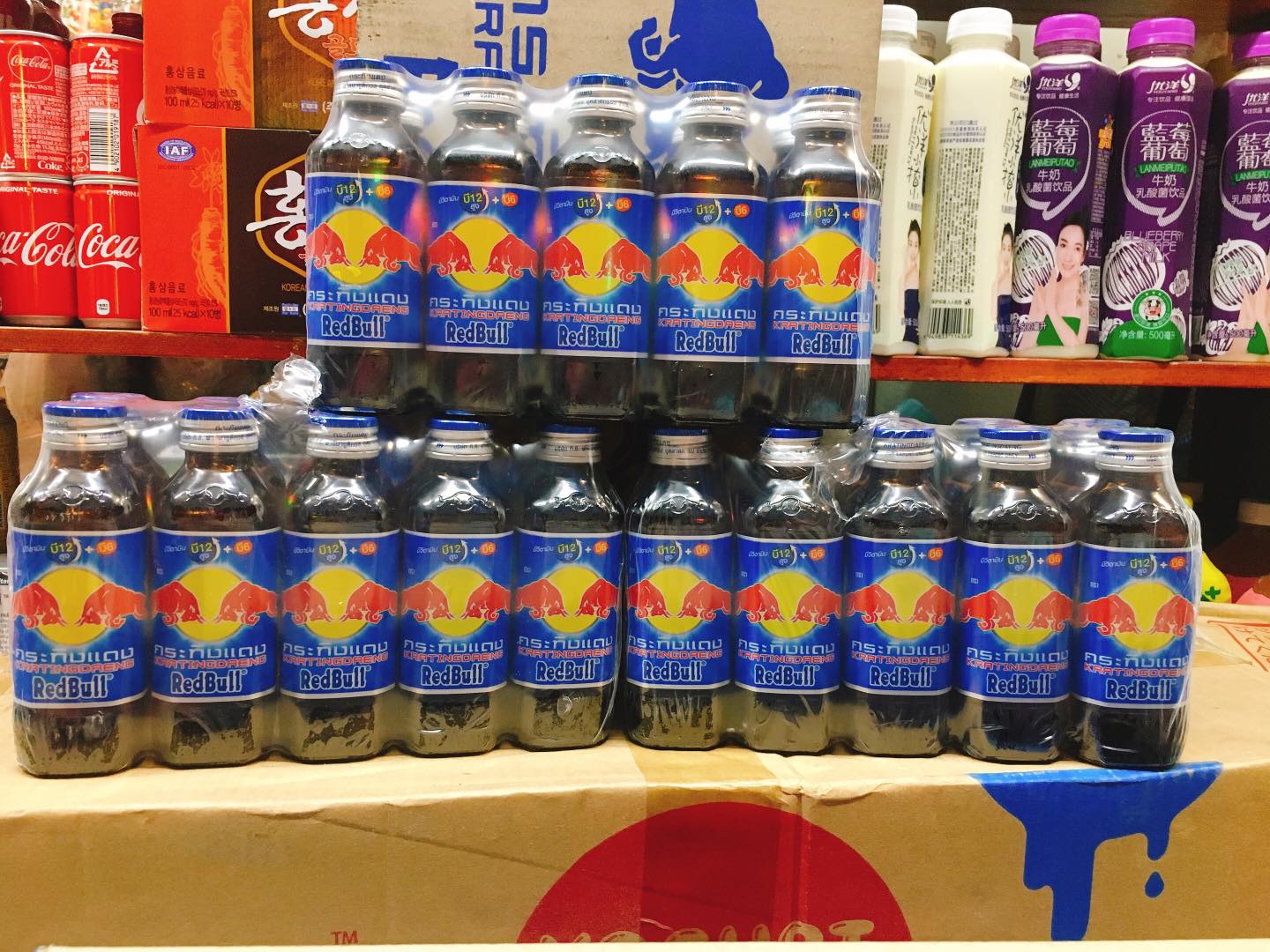 (Hàng sẵn tp.hcm) CHAI NƯỚC TĂNG LỰC RED BULL (BÒ CỤNG, BÒ HÚC) THÁI LAN