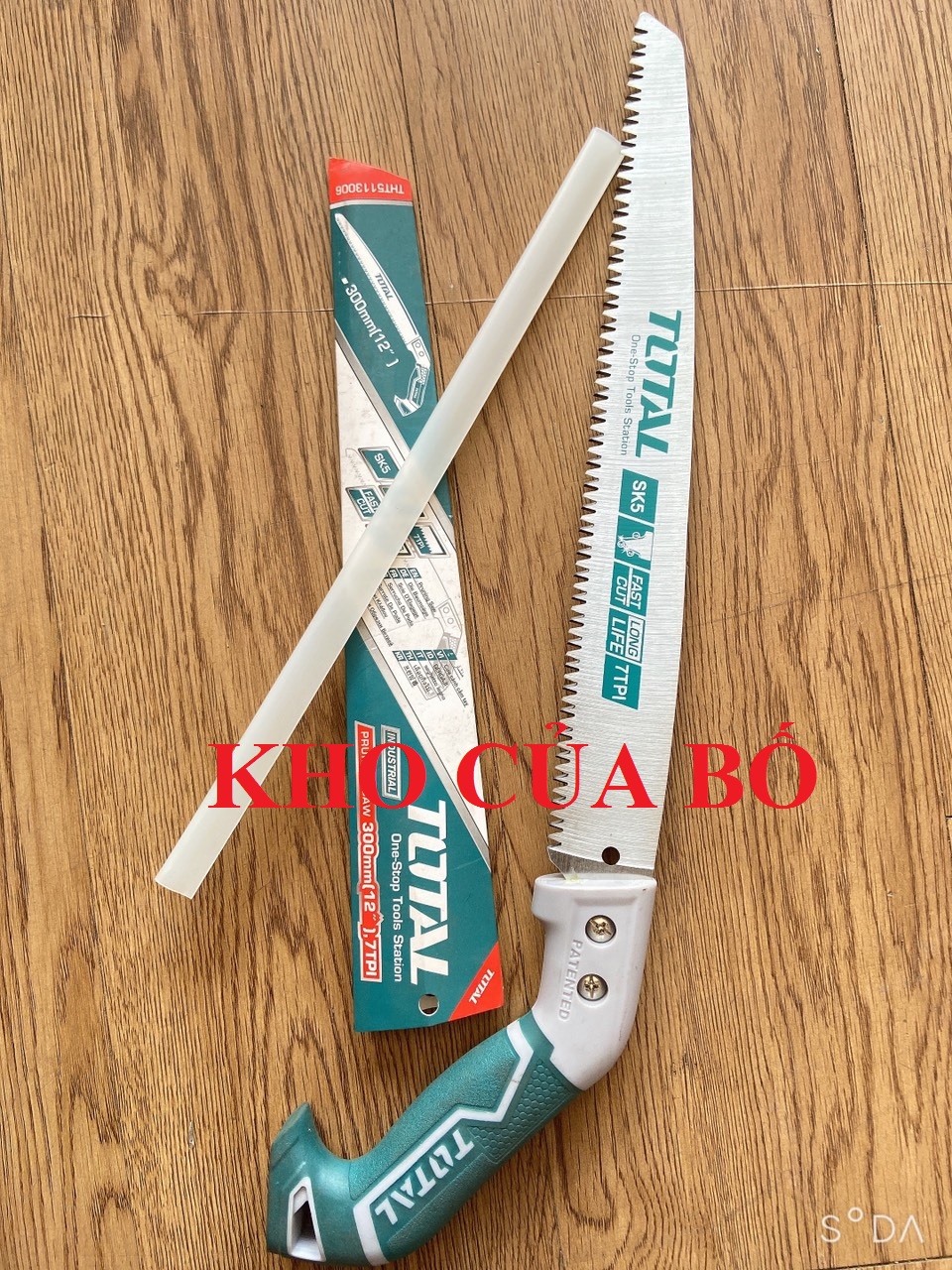 Cưa cành cầm tay lưỡi thẳng Total THT5113006