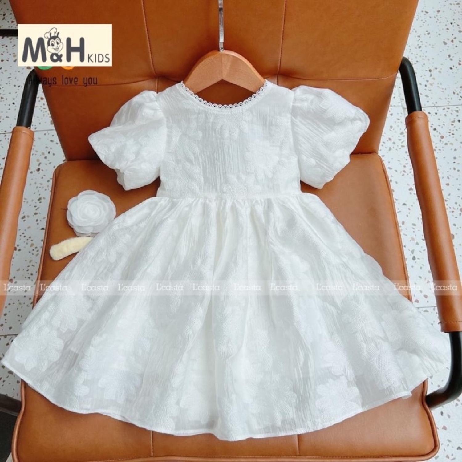 Đầm trắng công chúa tay phồng cho bé gái