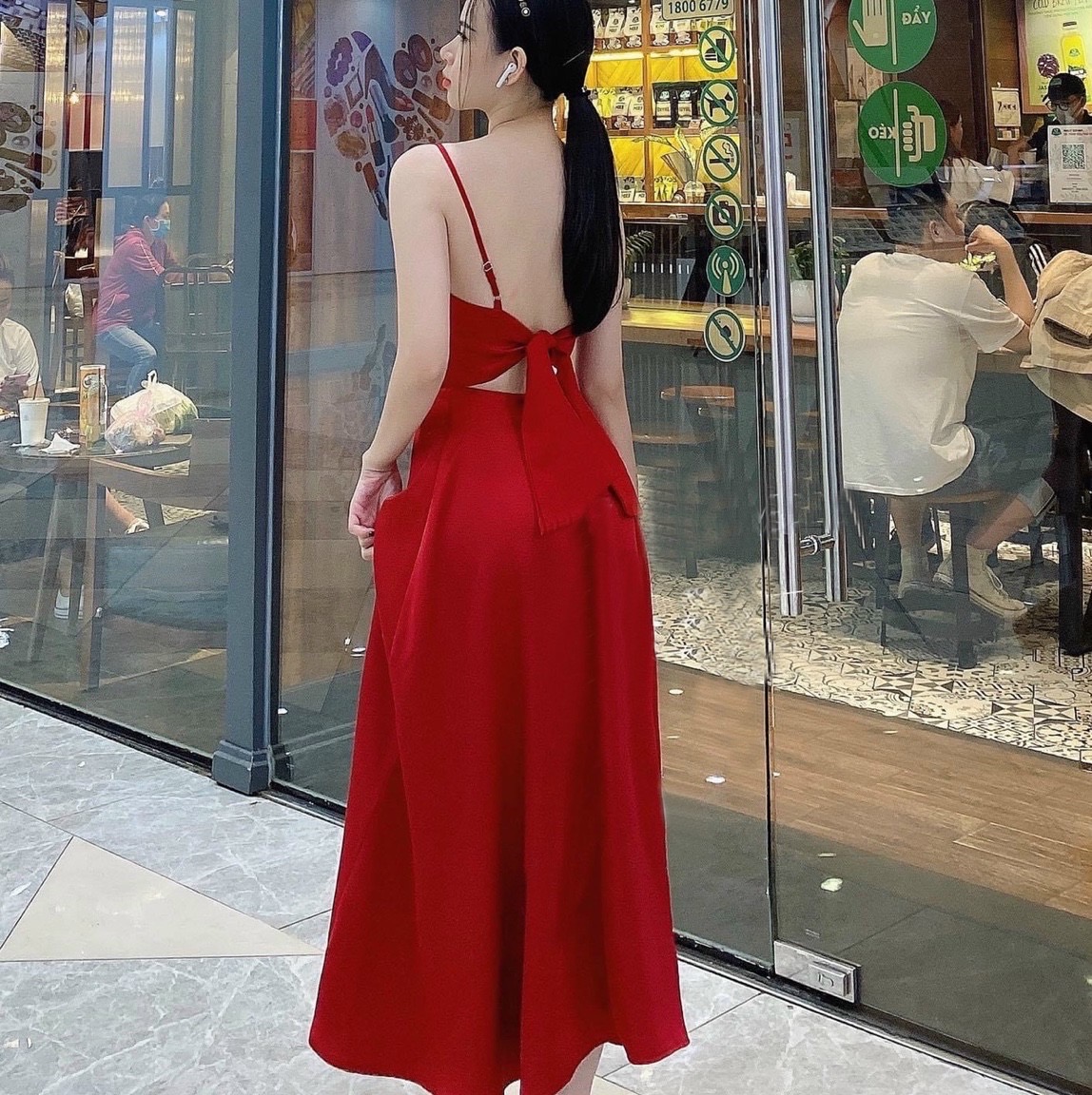 Đầm đỏ 2 dây nơ sau