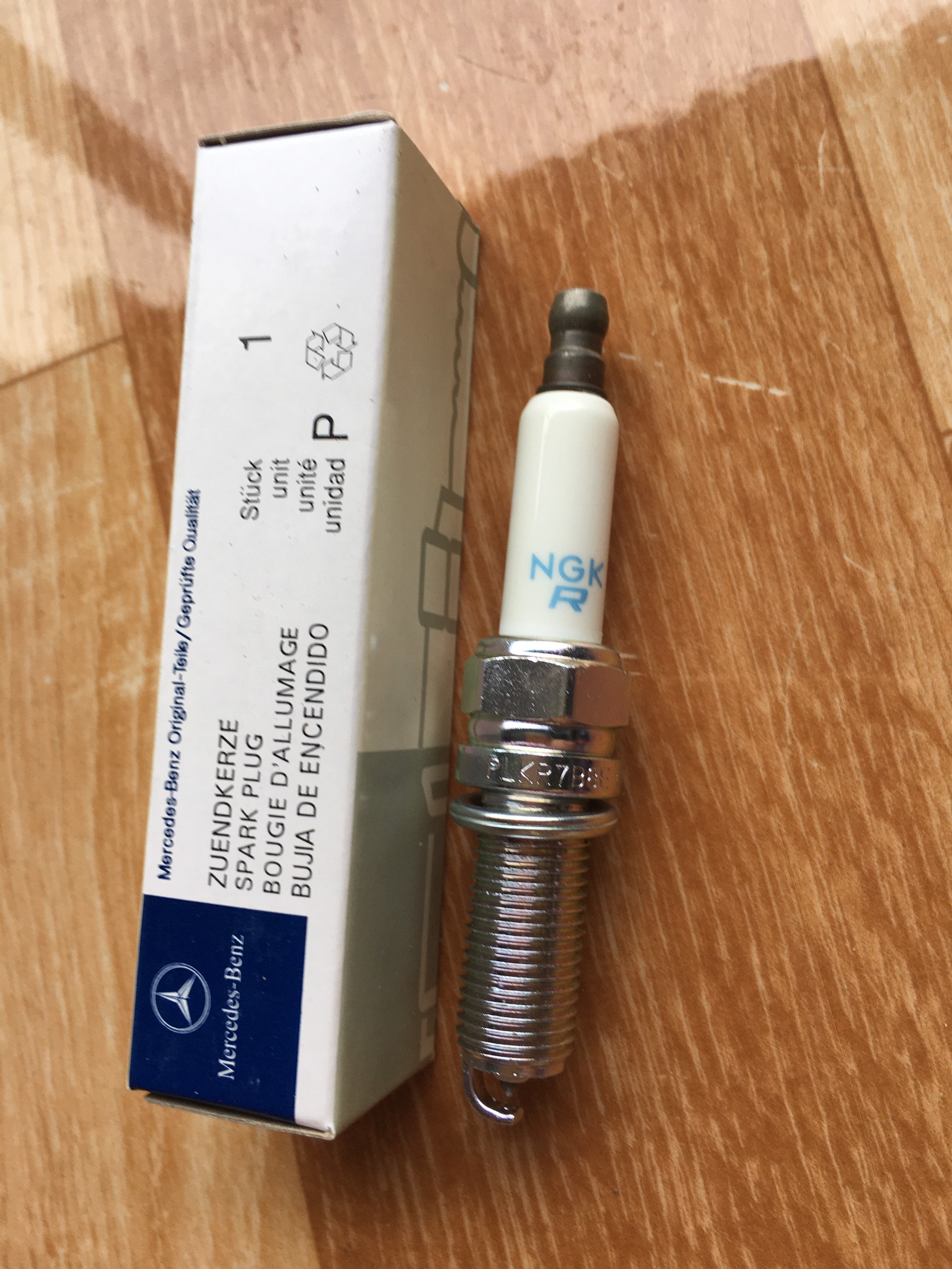 Bugi đánh lửa BMW 318i E46, BMW 320i E90 Mã : 12122158253