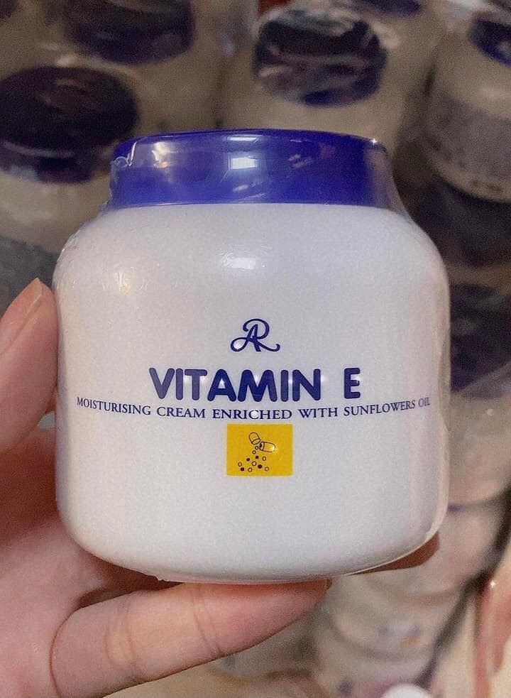 Kem Dưỡng Da Dưỡng Ẩm Vitamin E Thái Lan 200g
