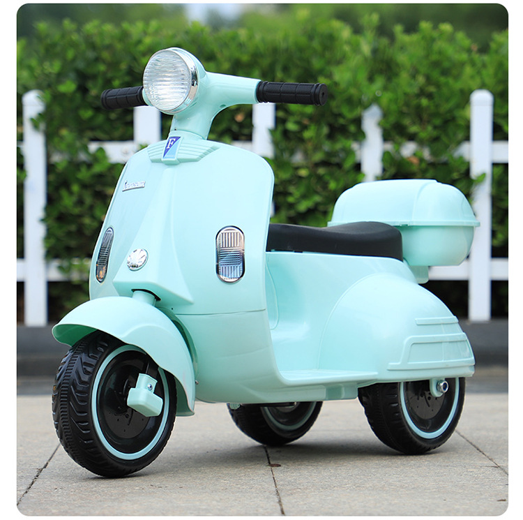 Xe máy điện đạp ga kiểu dáng Vespa cho bé