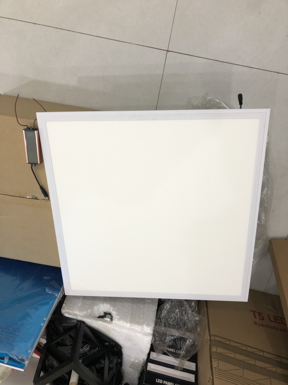 Đèn LED panel 600×600 mm MỎNG loại tốt, Bảo hành 2 năm
