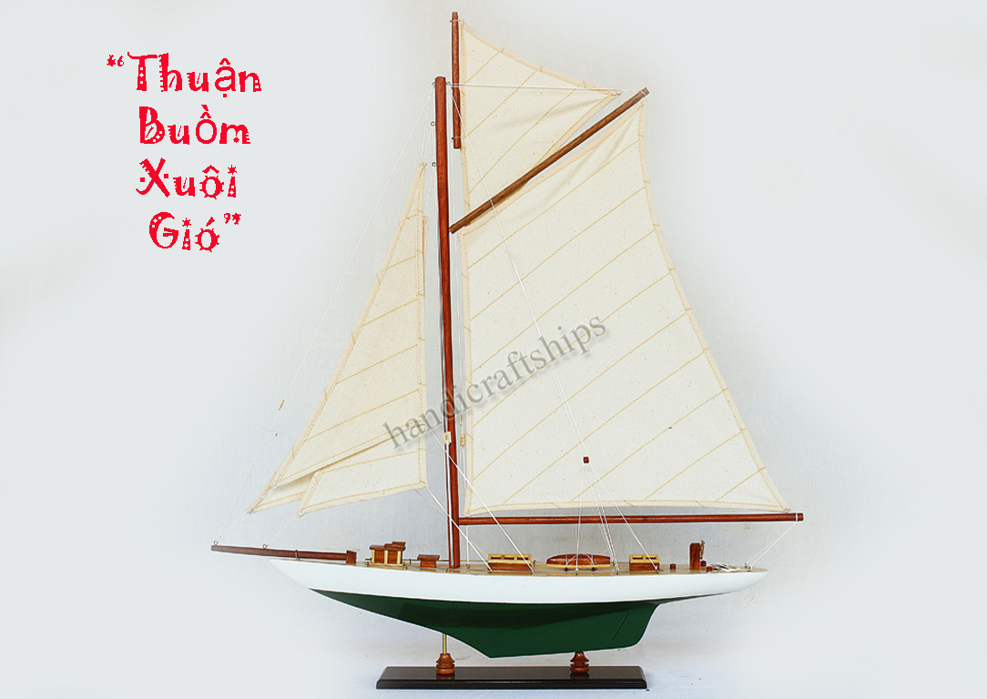 Mô hình thuyền buồm PHONG THỦY trang trí Columbia 50cm (Trắng - Xanh lá)
