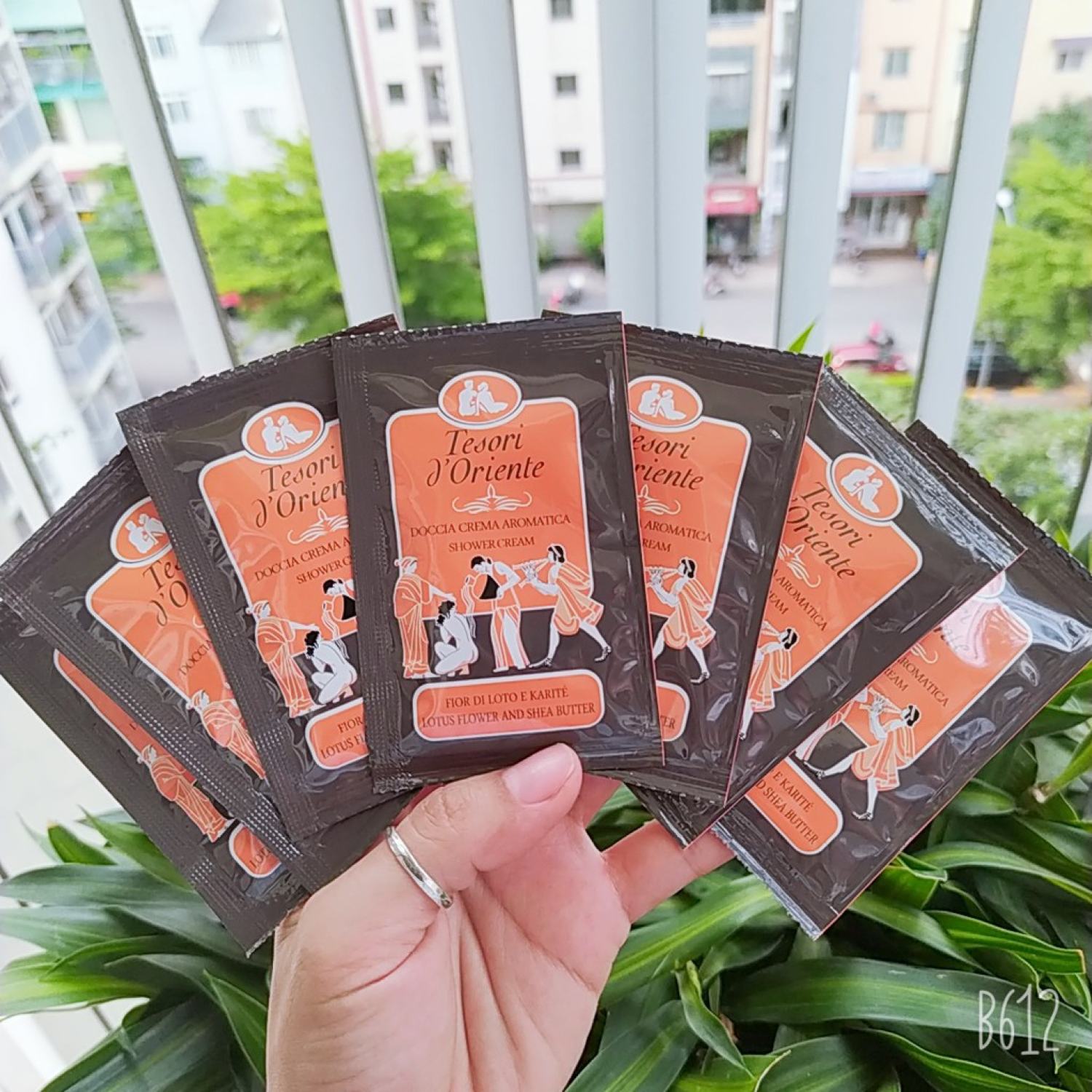 [🎁🎁KHỦNG] Combo 12 Gói Sữa Tắm Hoa Sen Tesori d’Oriente (6ml/Gói)