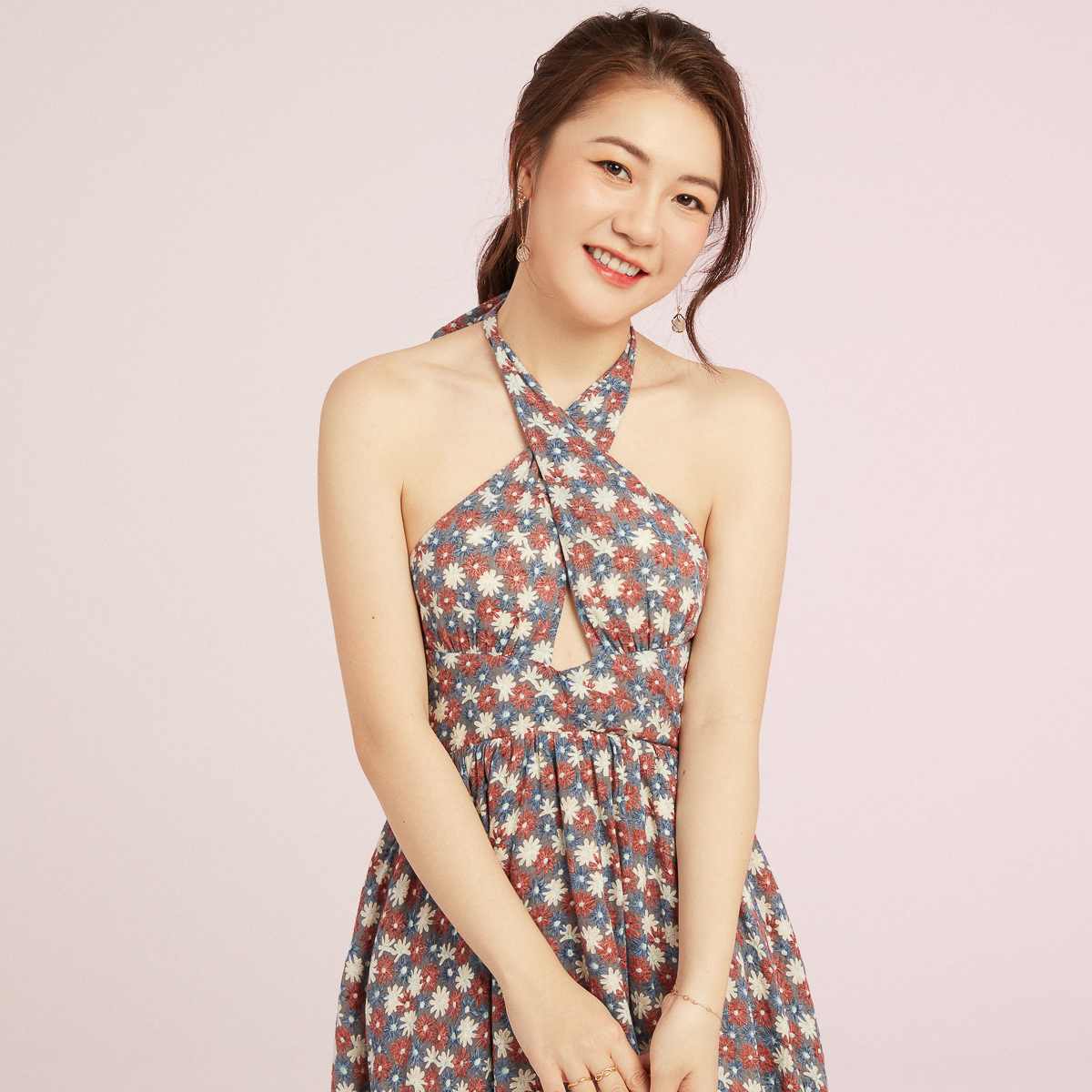 [NHẬP MÃ NOVFALAZSOCIAL02 GIẢM 40K ĐƠN 199K  ] Đầm yếm Maybi cutout dáng xòe