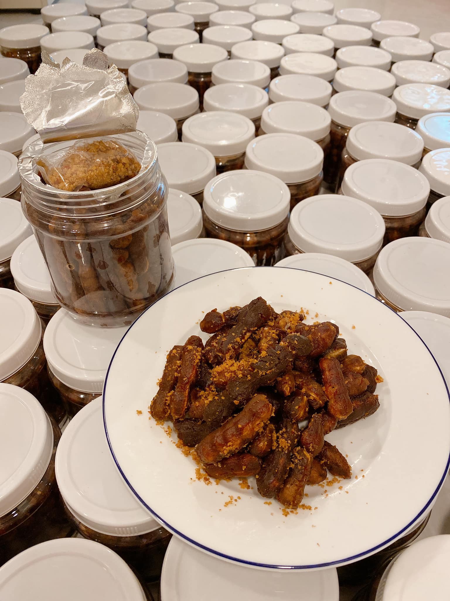 Me Lào Muối Ớt