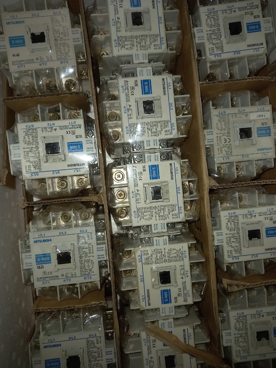CONTACTOR NHẬT BẢN 50A 65A COIL 220V