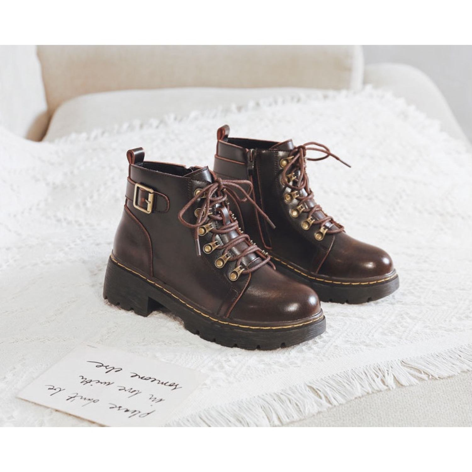 Bốt Nữ Retro Đinh Tán Giày Da Nữ Đế 3CM