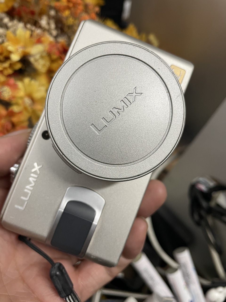 Máy ảnh du lịch Lumix DMC LX1 cổ điển và đẹp
