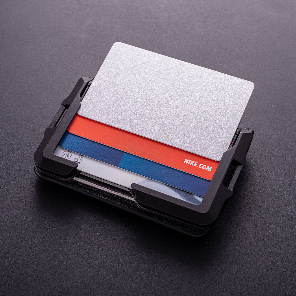 DANGO D03 DAPPER™ BIFOLD WALLET