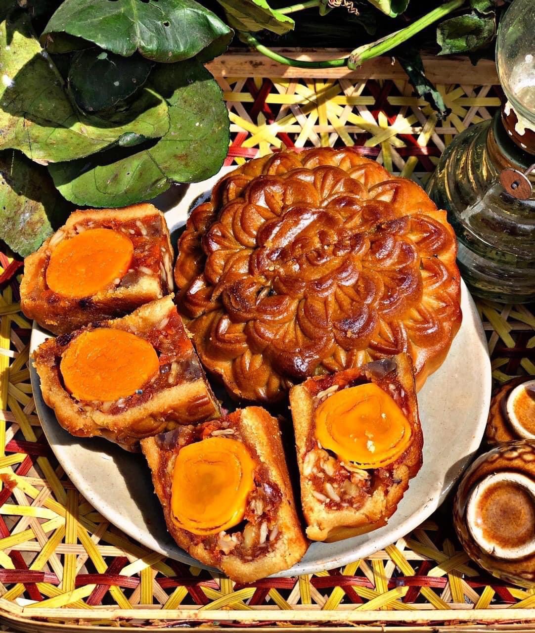 Bánh trung thu thập cẩm gà quay 2 trứng