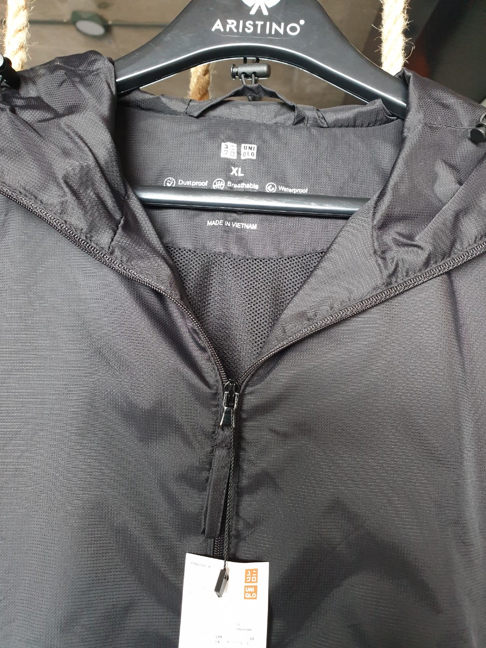 Áo Khoác Gió Uniqlo Màu Đen