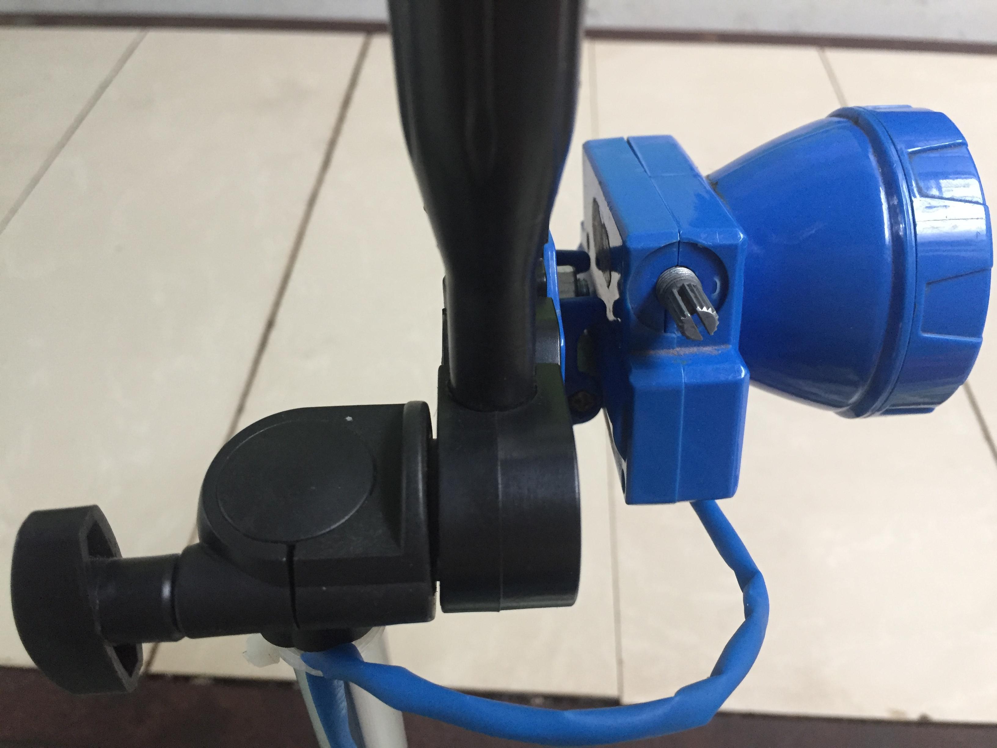 Đèn Pin Lấy Ráy Tai 3 Chân