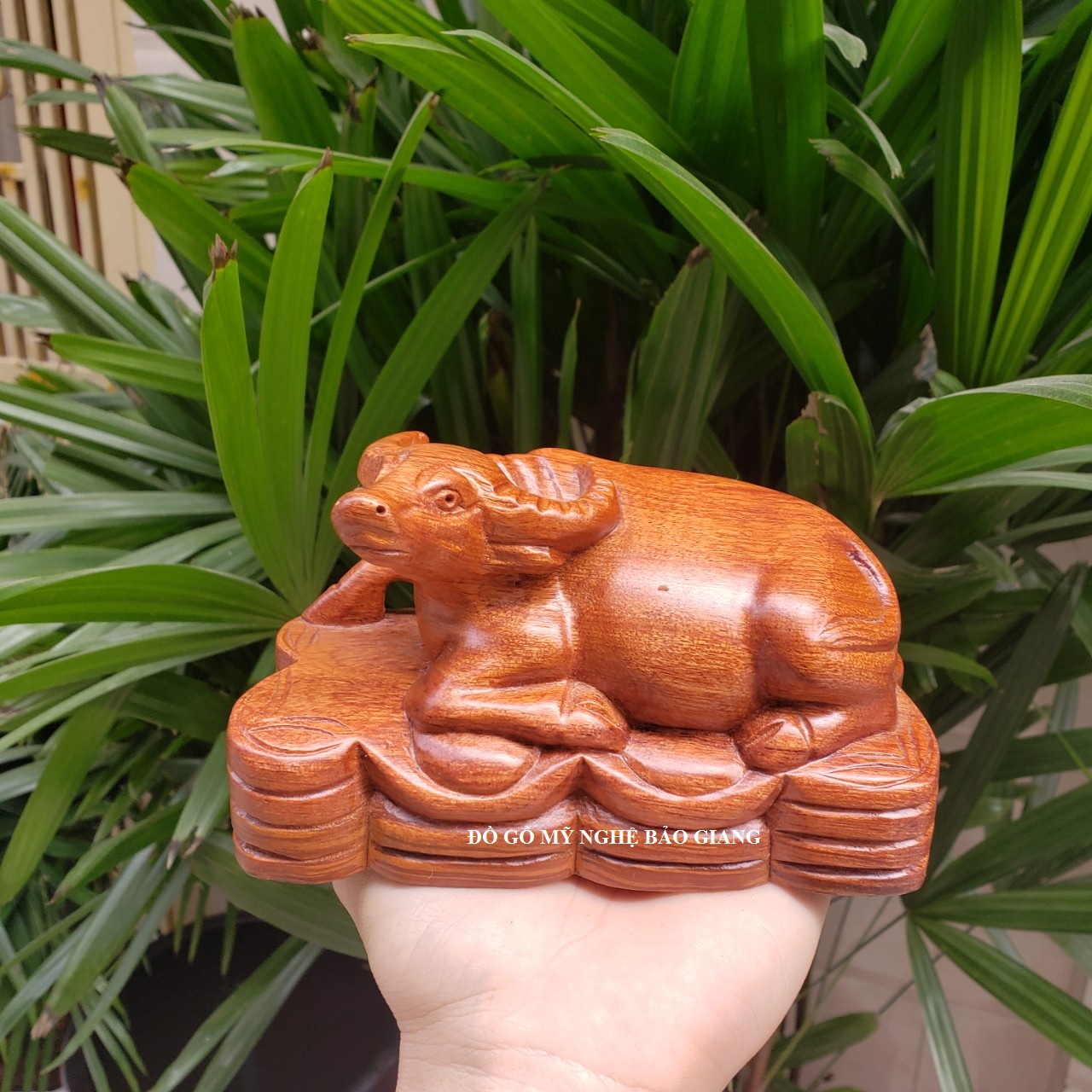 Tượng con trâu gỗ hương