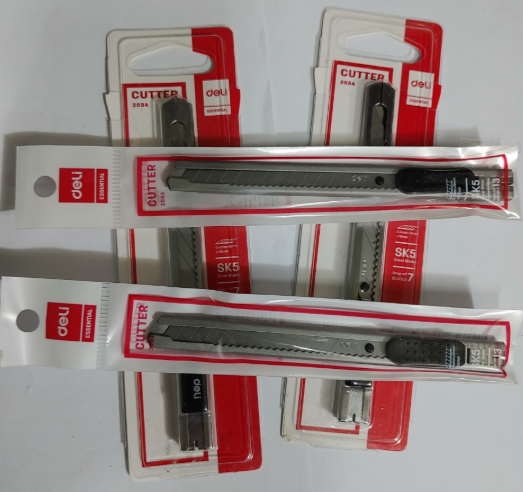 Dao rọc giấy inox DELI SK5 E2034 (lưỡi nhọn 30 độ) - Deli E2053 (lưỡi 60 độ)