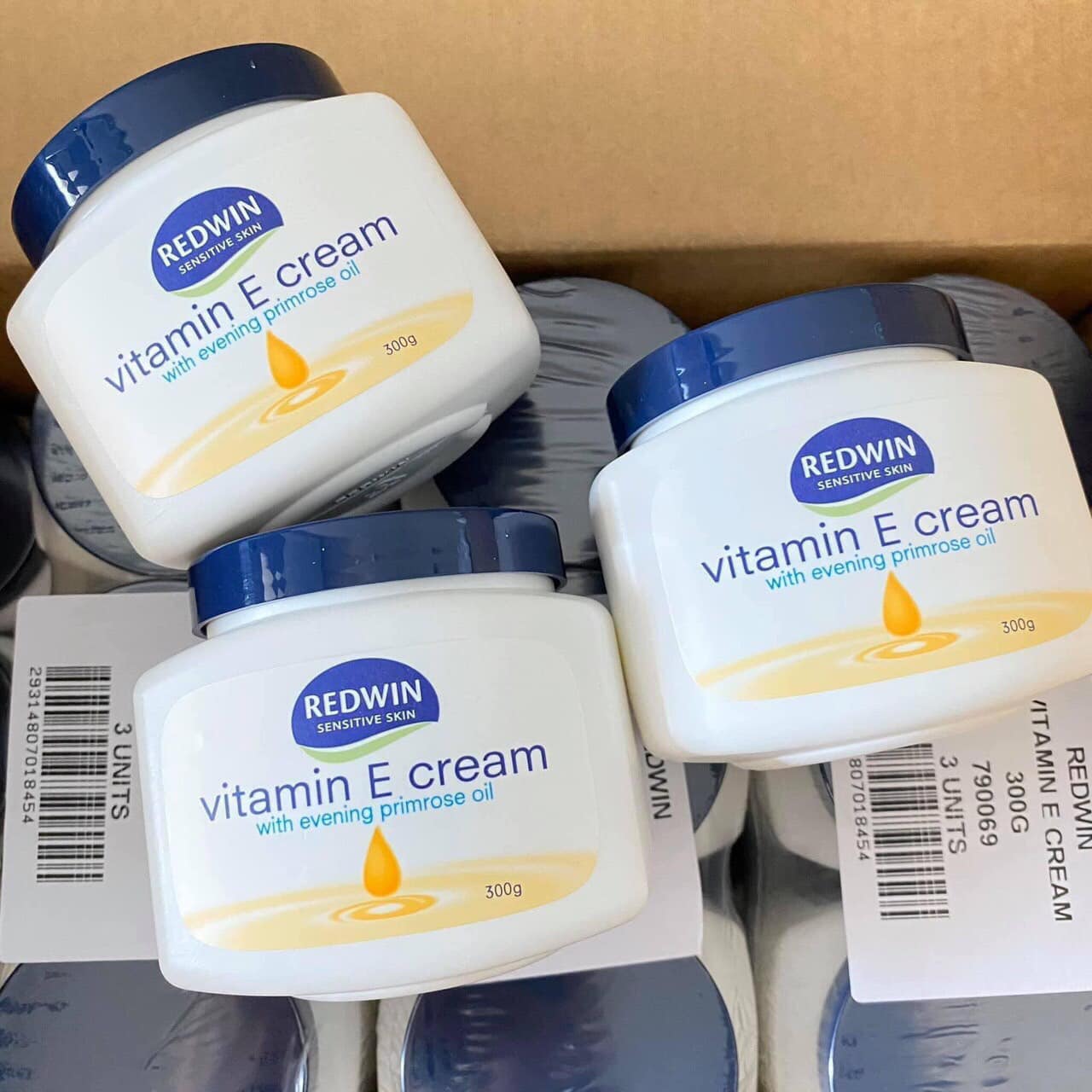 Kem dưỡng da vitamin E Redwin Cream (hũ 300gr) Úc