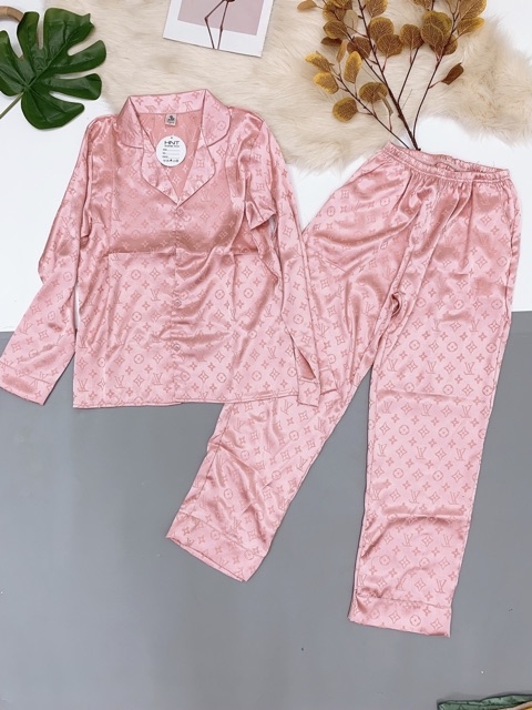 Bộ lụa gấm họa tiết kiểu mẫu mới, bộ đồ sau sinh