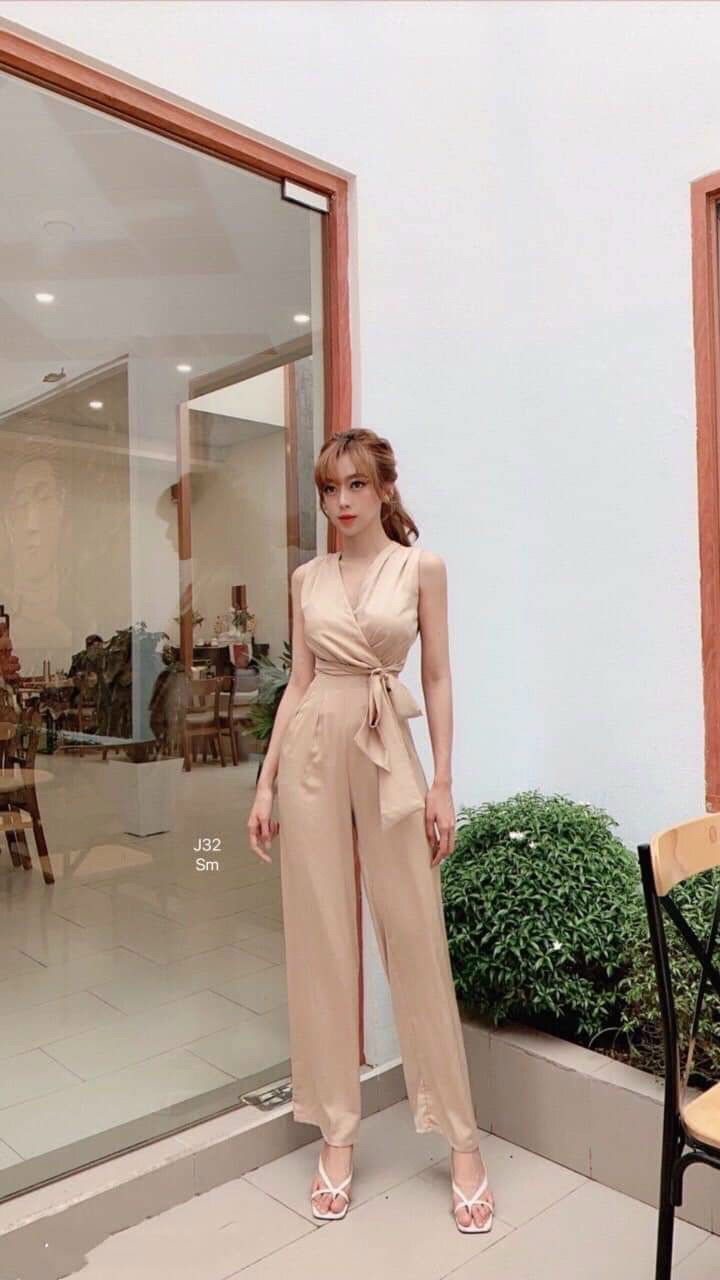 Jum dạo phố cổ V quần ống rộng cột eo cực sang