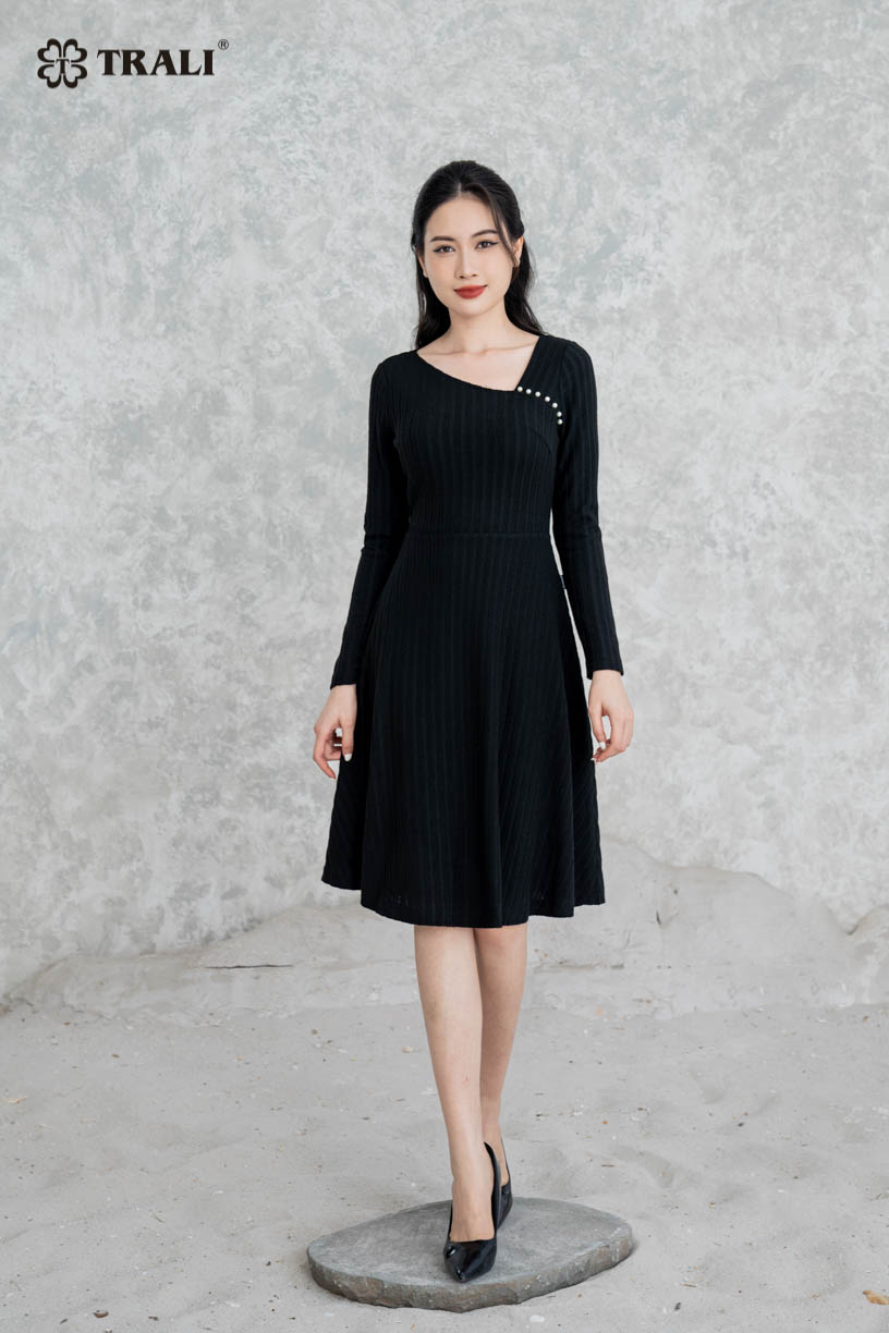 Đầm Len Nữ TRALI 23229 Màu Đen