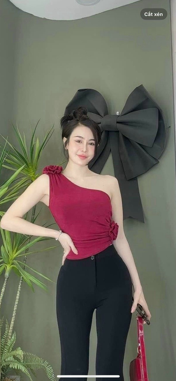 Áo thun kiểu trễ vai khoen ngọc  siêu xinh cw