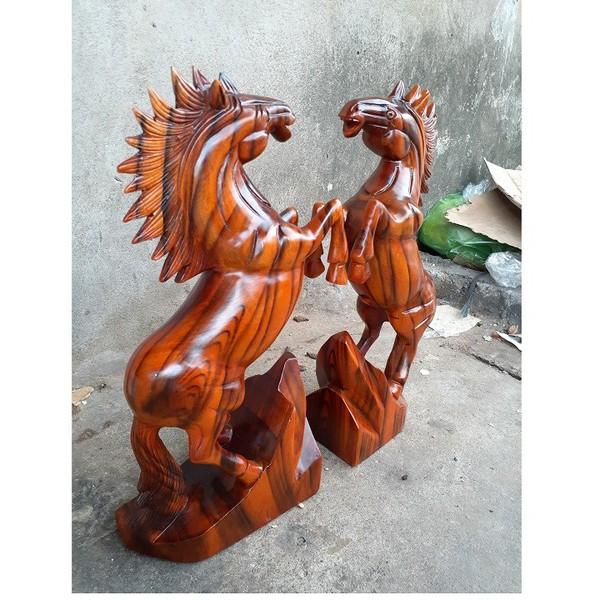 Tượng ngựa gỗ phong thủy