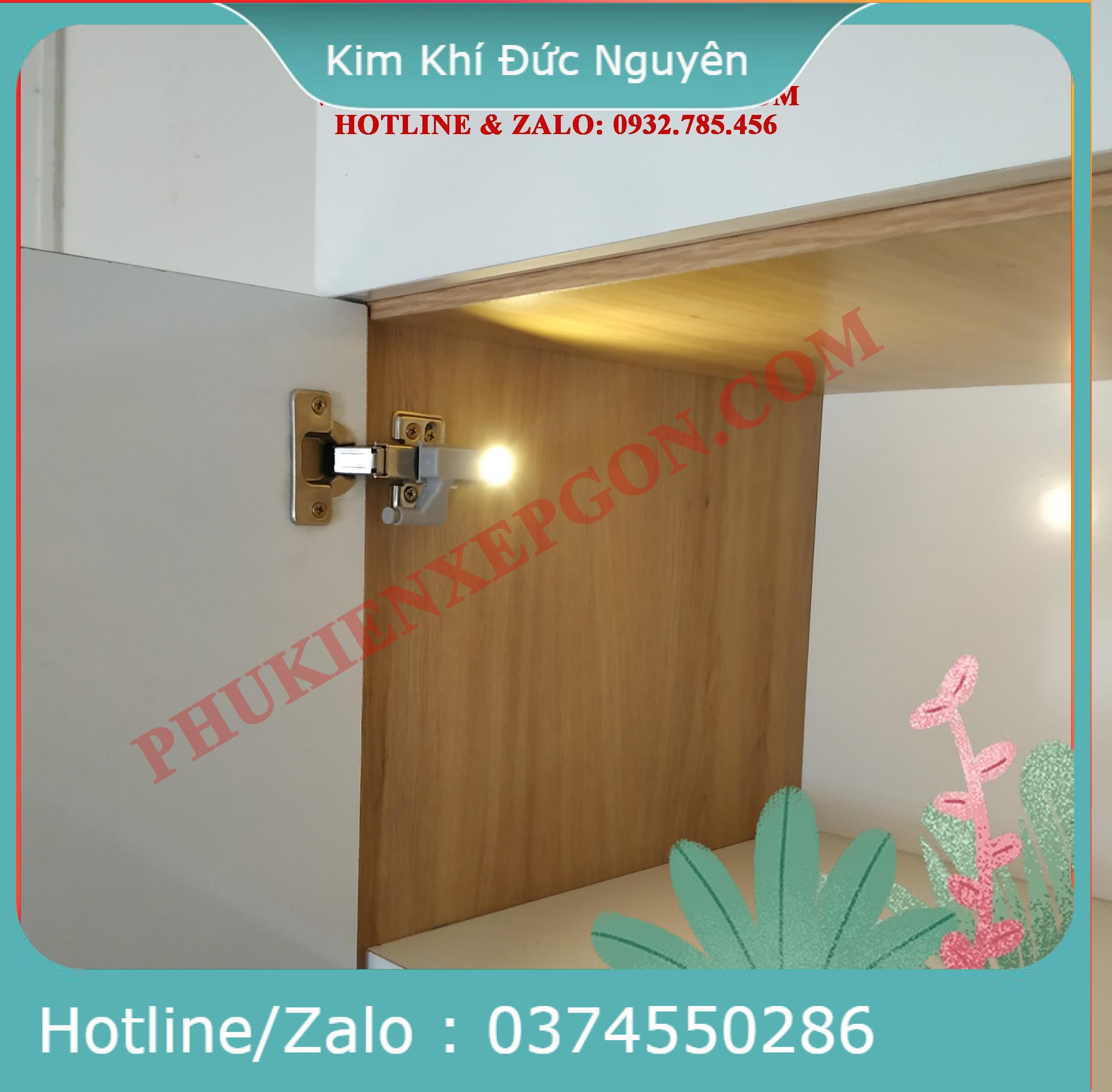 Đèn led dùng cho bản lề tủ hàng cao cấp kimkhiducnguyen