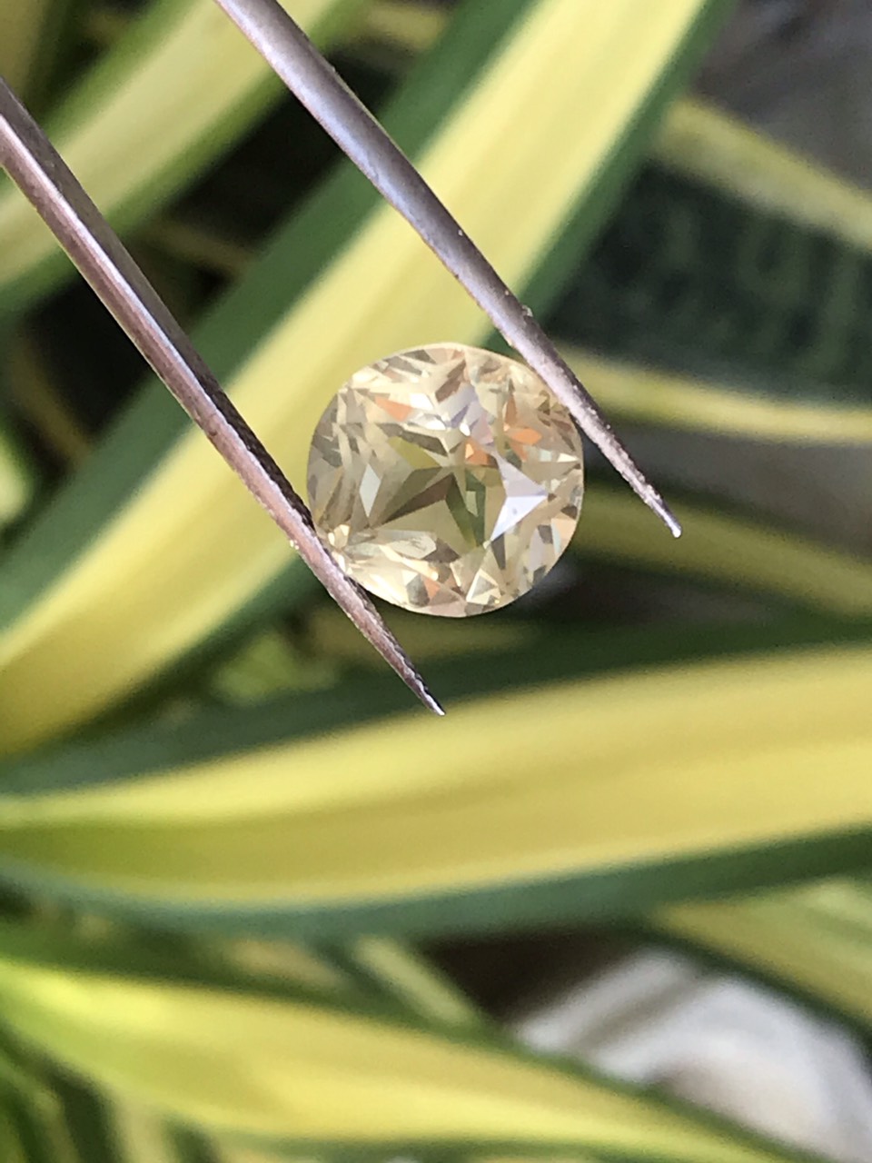 Đá citrine vàng chanh tự nhiên ( kt 10 mm)