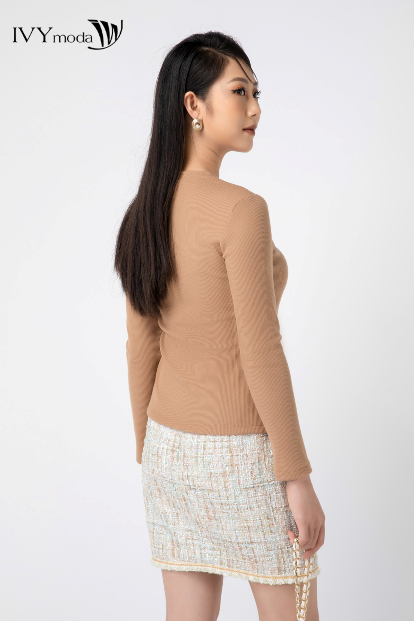 Áo thun gân nữ thêu hoa IVY moda MS 58M5831