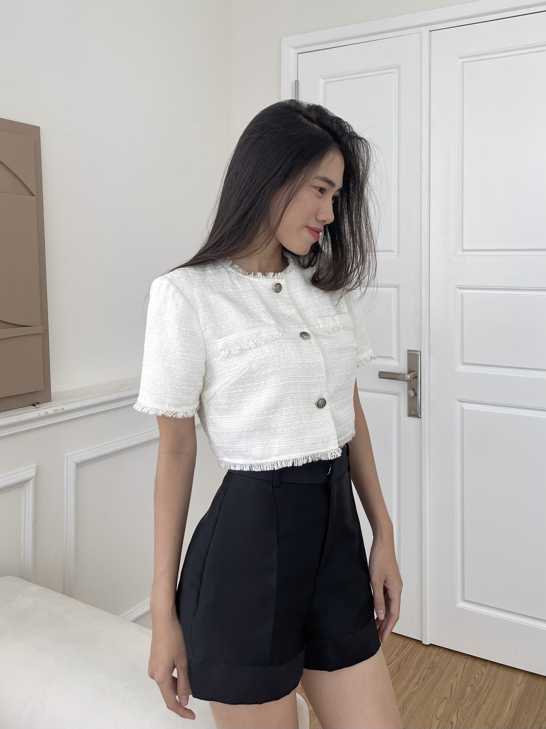 Quần Short Lưng Cao Tafta Màu Trắng - HOO DESIGN