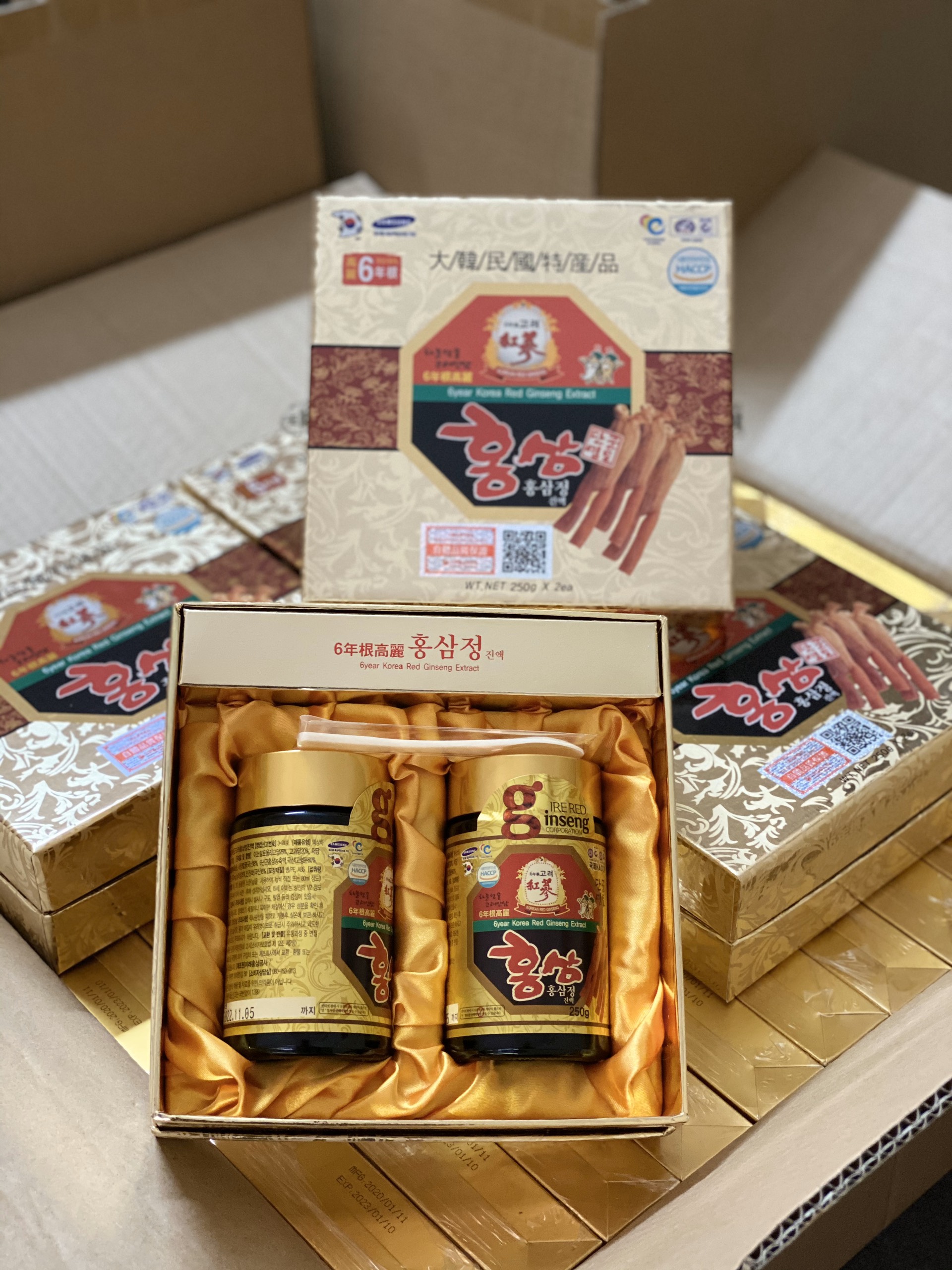 [CHÍNH HÃNG] Cao hồng sâm Kwanghwa 6 năm tuổi Hàn Quốc hộp 2 lọ x 250gr - giúp cải thiện trí nhớ, sức khỏe ở người cao tuổi