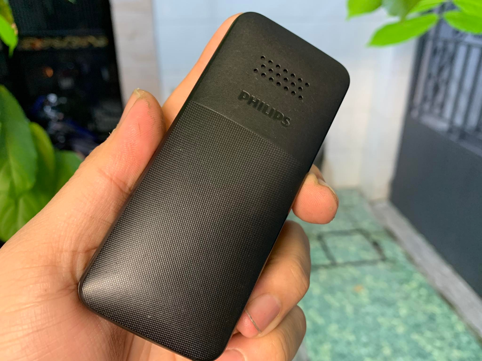 Lk Điện thoại Philips E106 chính hãng màu đen