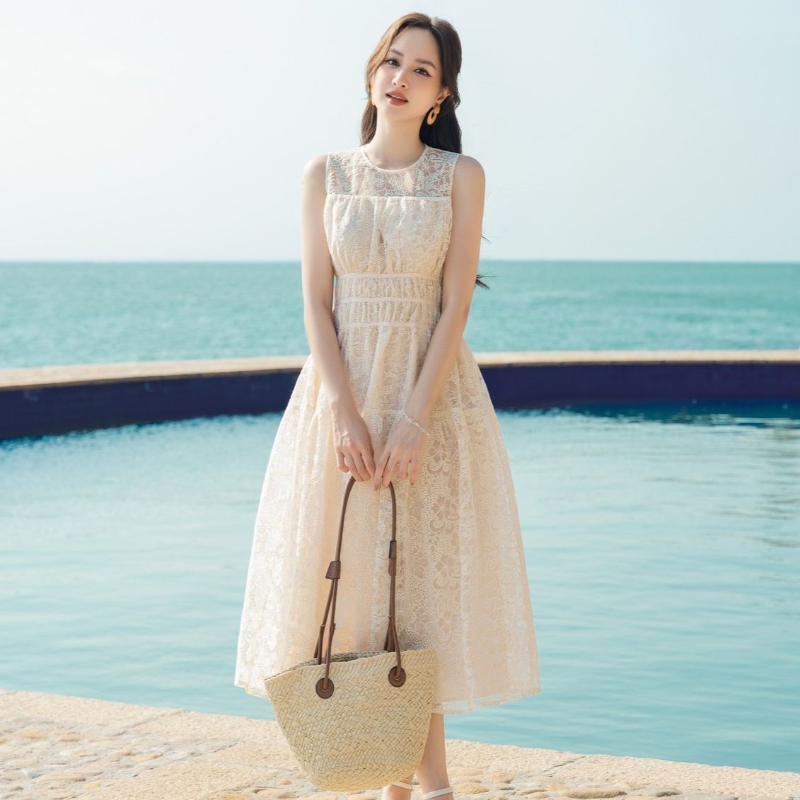 Voucher siêu sale 15% OLV - Đầm maxi đi biển Dasha Lace Dress
