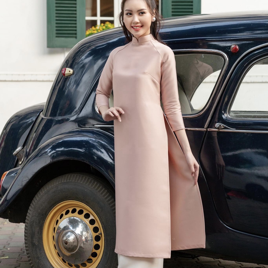 Áo dài cách tân hồng nude