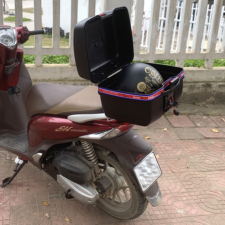 Thùng Đựng Đồ Gắn Đuôi Xe Máy TD608