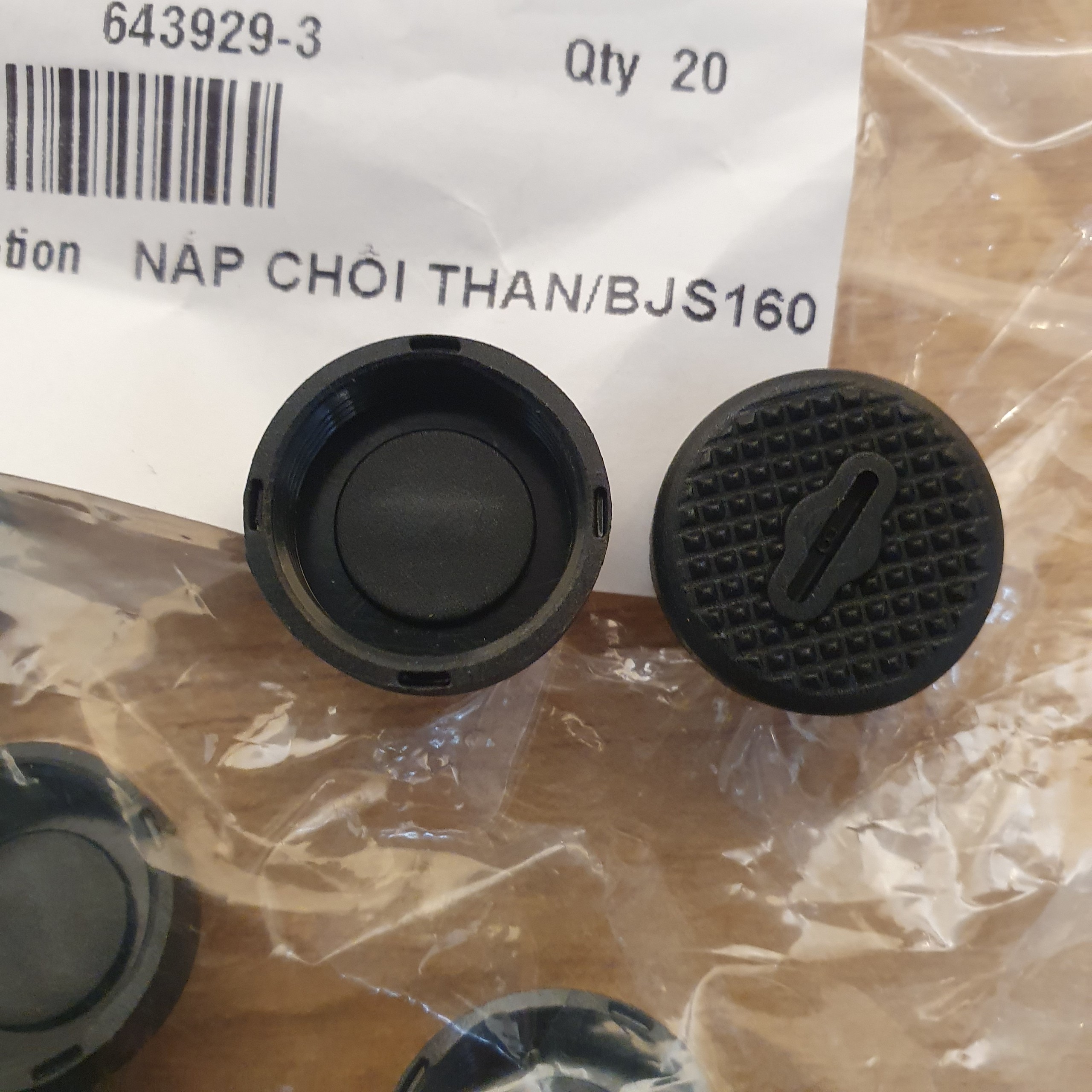 Nắp than cb-430 makita 643929-3