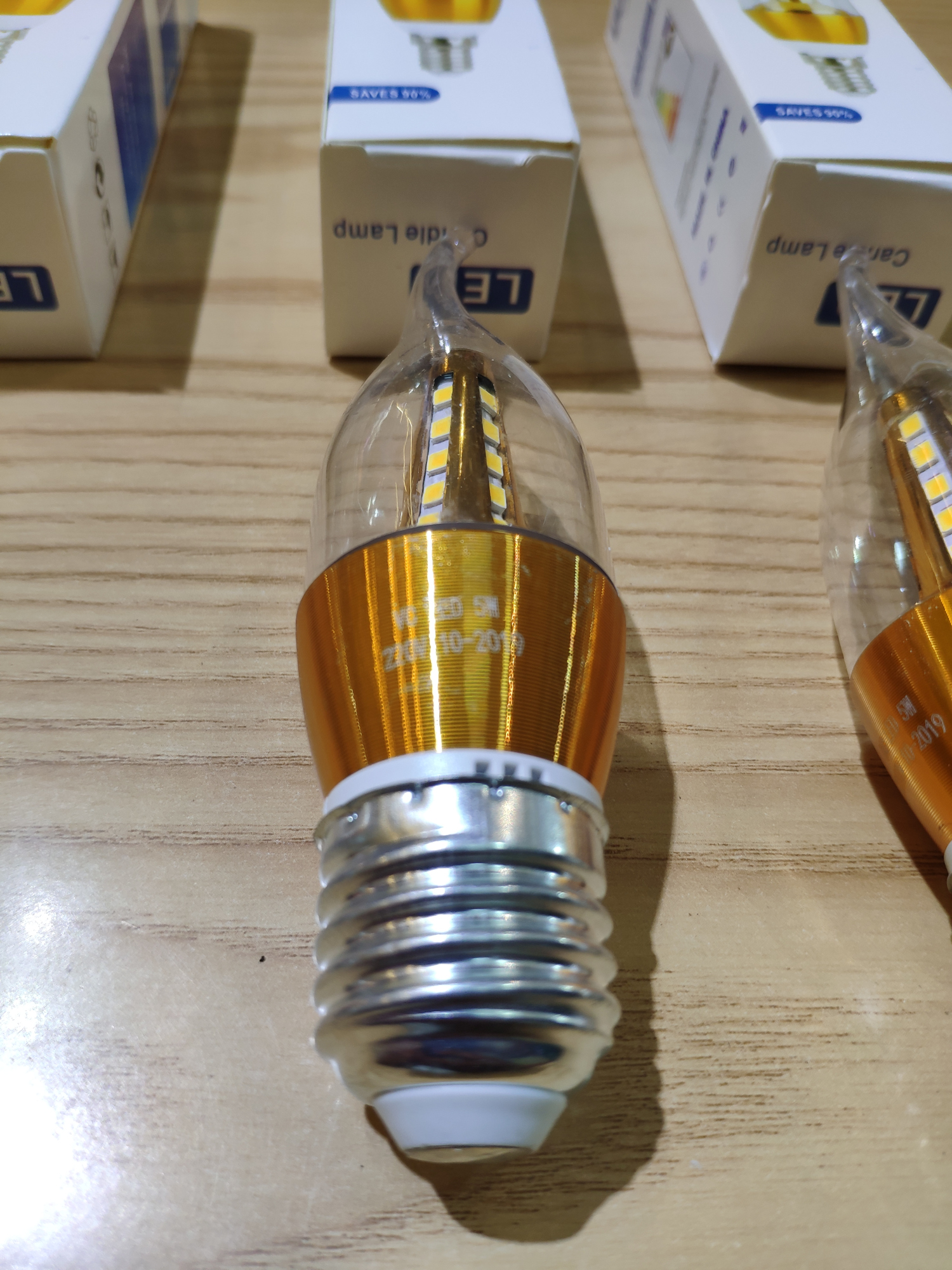 ĐÈN LED NẾN 5W ĐUI XOÁY E27 , E14  DÂN DỤNG TRANG TRÍ