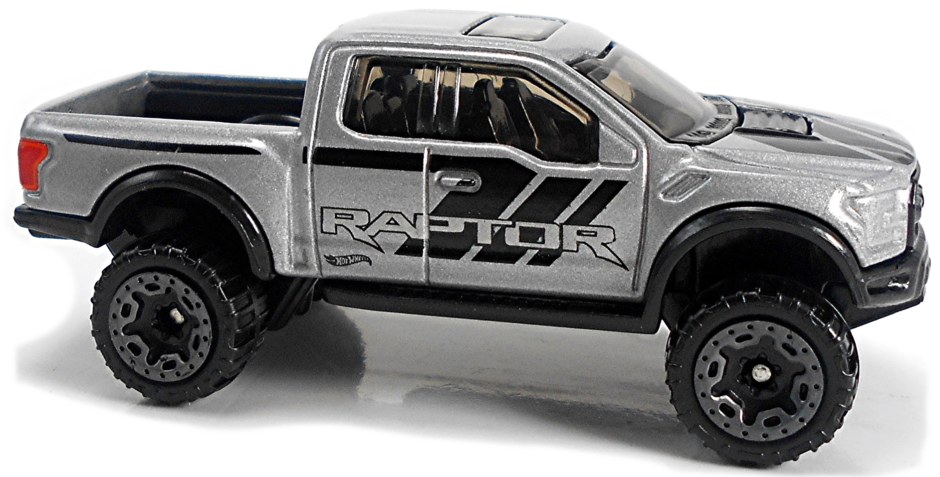 Hotwheels- 17 Ford F-150 Raptor