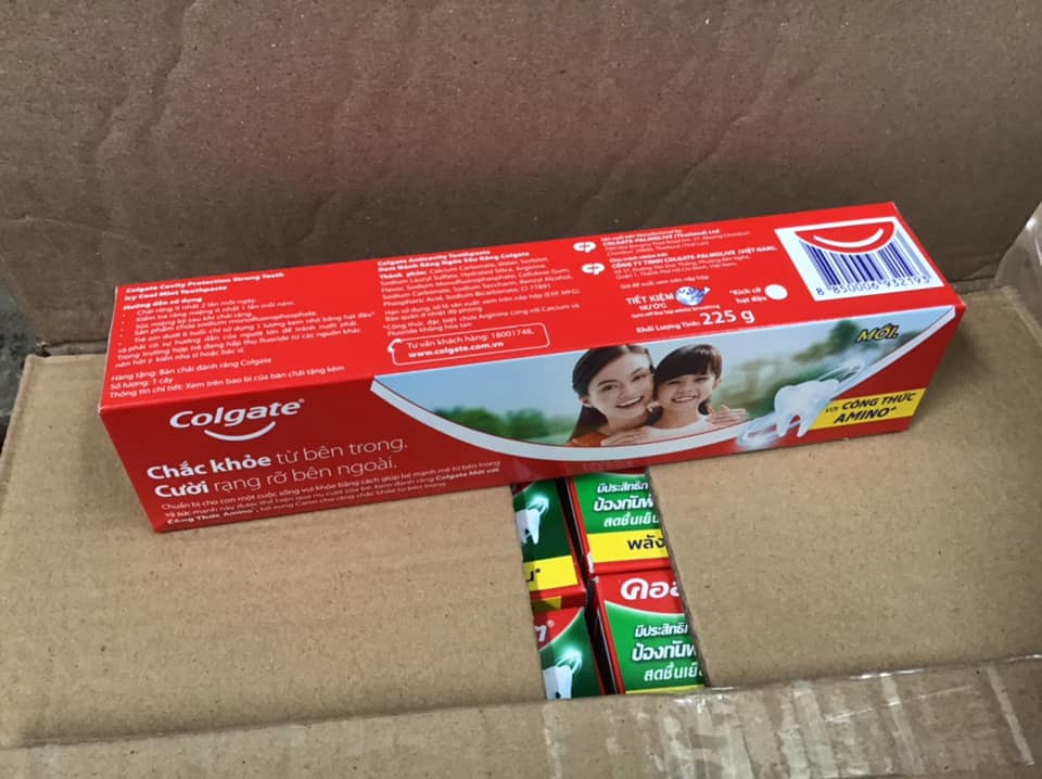 Kem đánh răng Colgate tặng bàn chải của Thái